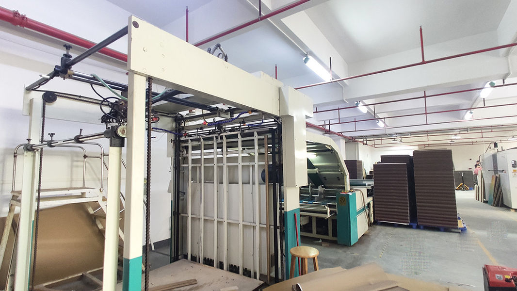 Advalue Display Limited ligne de production du fabricant
